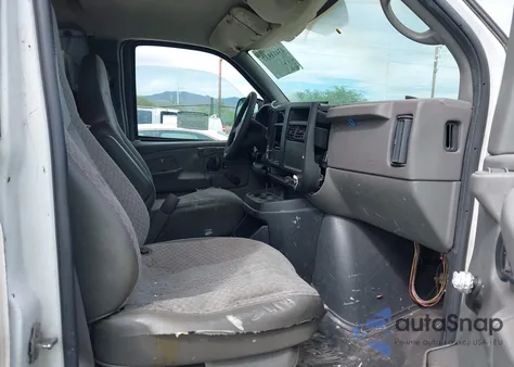 2004 Chevrolet Express из США, поврежденный, VIN 1GCFG15T041238803